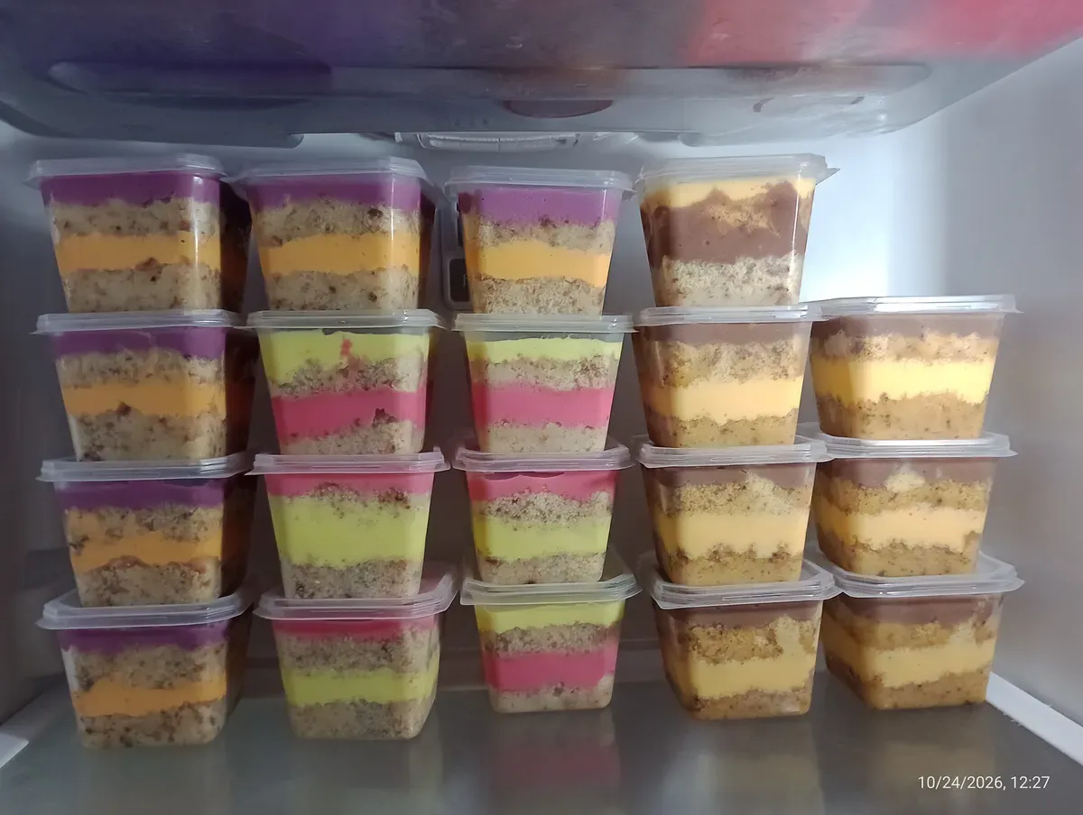 Bolo de manga com uva